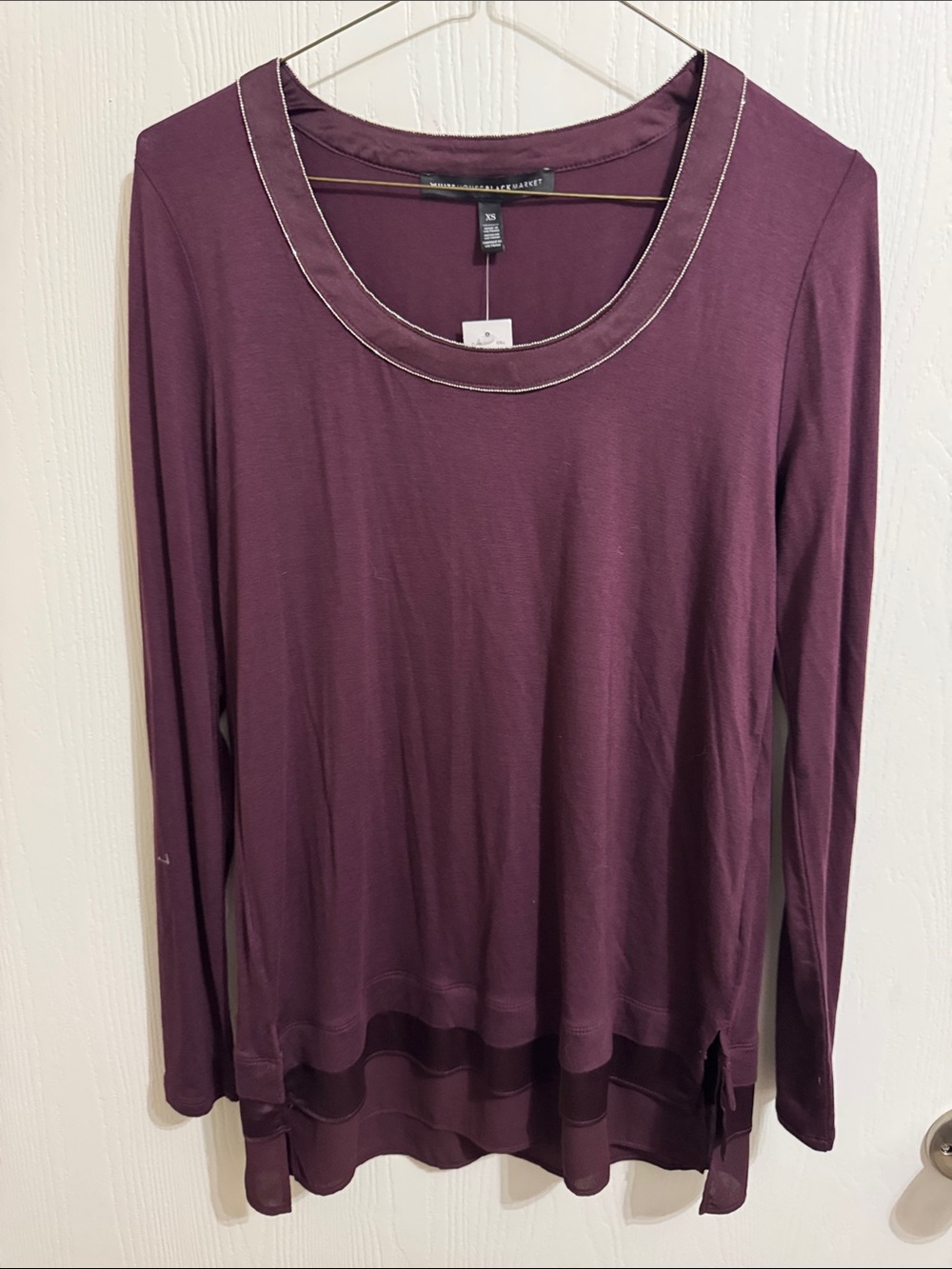 White house Black Market Ball Chain Tee Long‎ Sleeve Women’s XS Cabernet NWT